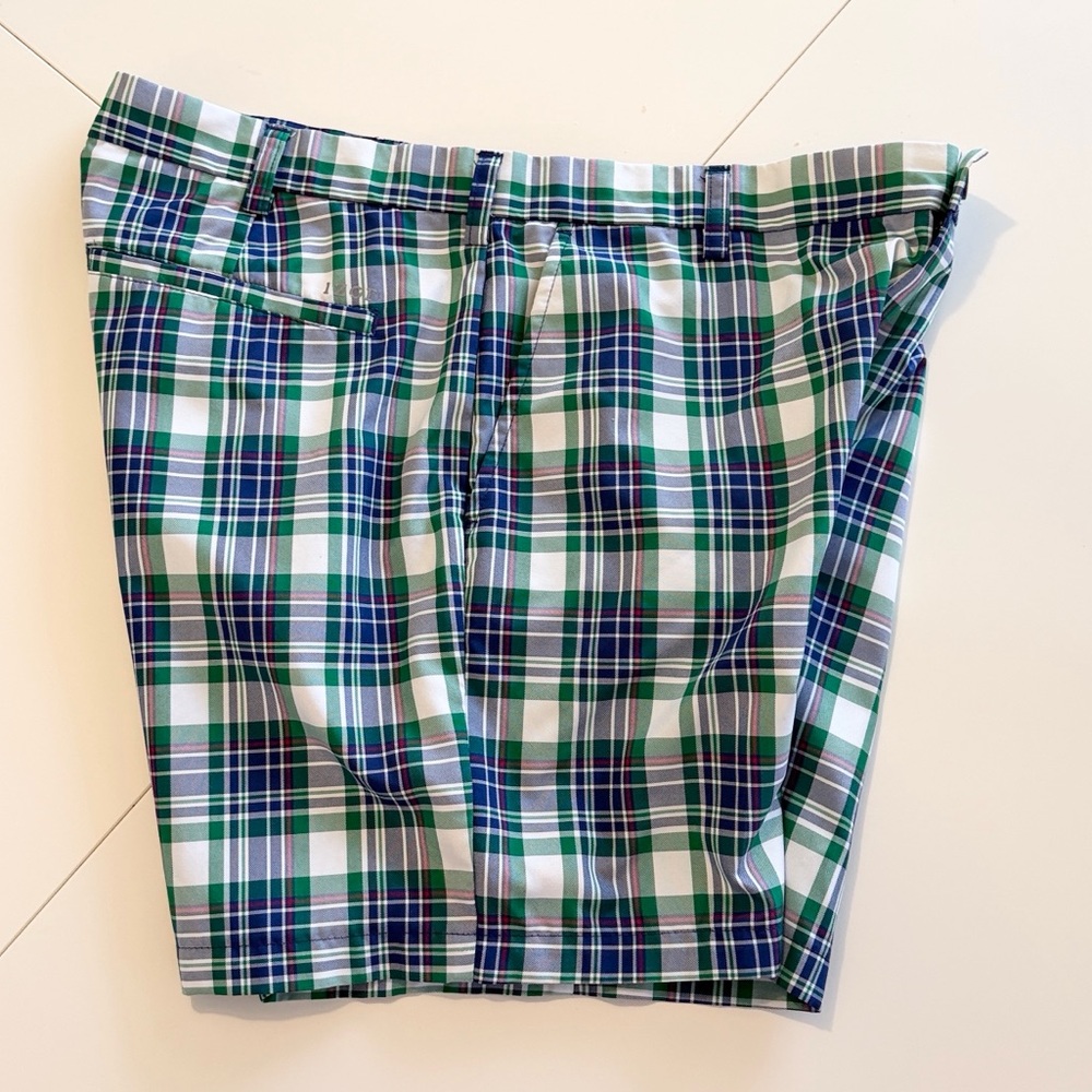 IZOD Golf Shorts 38 - Picture 4 of 9
